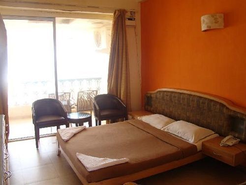 Calangute Residency Annexe Hotel Бага Екстериор снимка